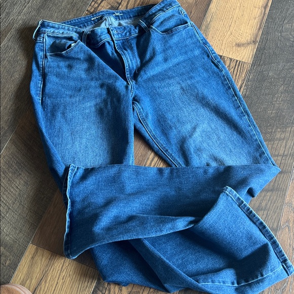 Women’s size 12 bootcut jeans - Picture 2 of 5